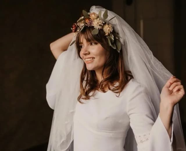 Jak sprzedać suknię ślubną przez internet i uniknąć trudności