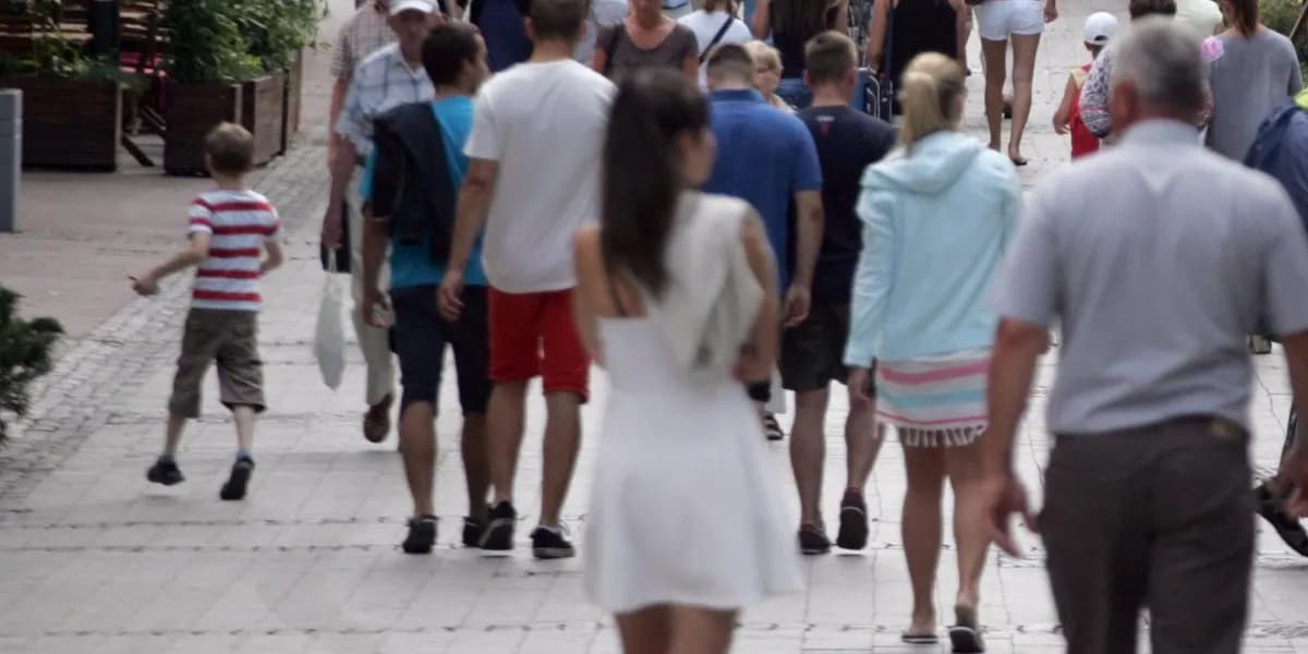 Dlaczego ludzie chcą być modni? Odkryj psychologię mody i jej wpływ